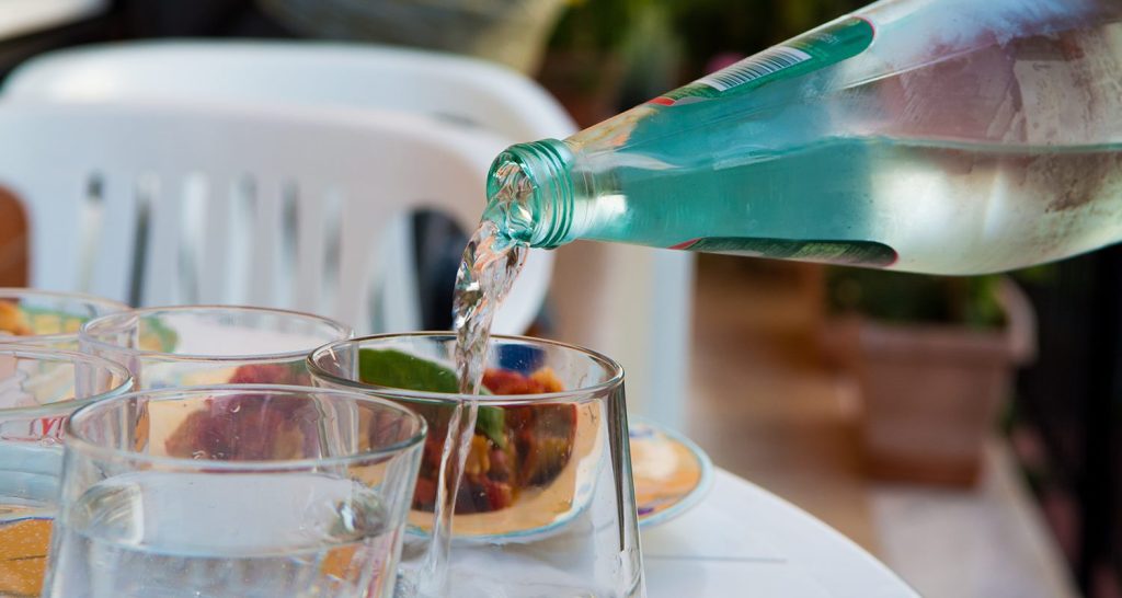 How Sparkling Water Systems Can Benefit and Uplift Restaurants